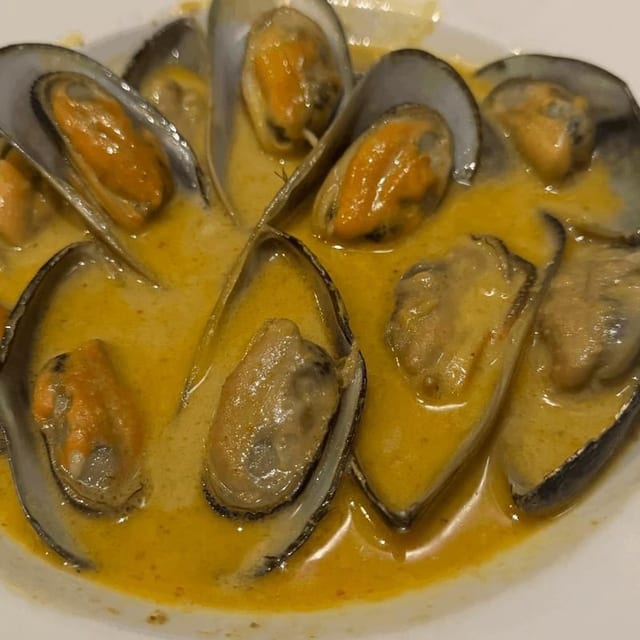 Mussels in Curry.